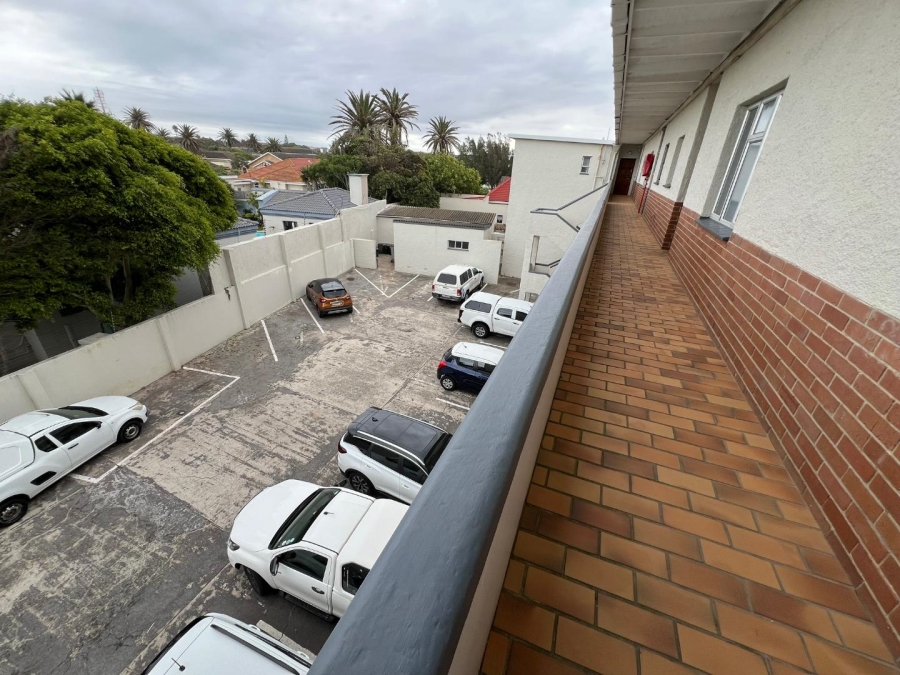 1 Bedroom Property for Sale in Summerstrand Eastern Cape